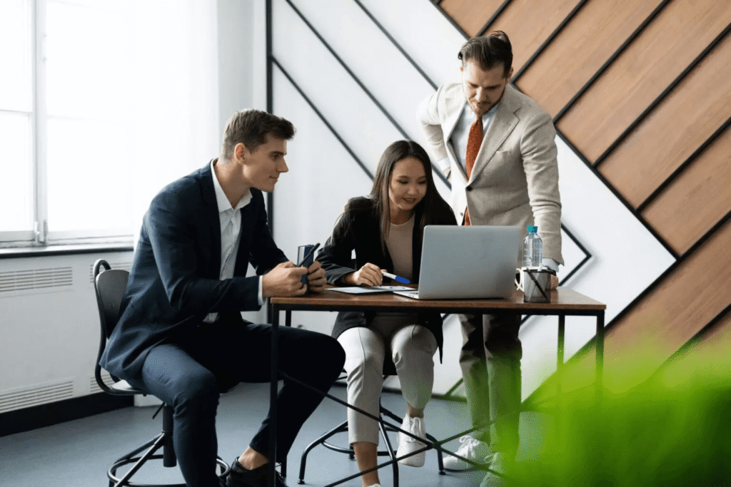 Contoh judul & foto kegiatan – Pelatihan Karyawan